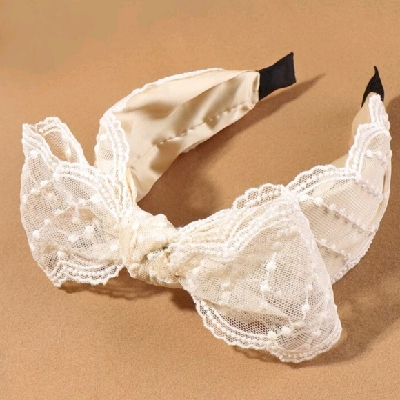 Lace headband with bow - Picture 2 of 3